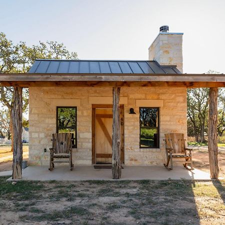 Country Inn Cottages Fredericksburg Bagian luar foto